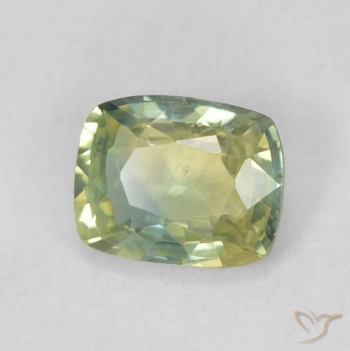 Saphir Vert forêt léger naturelle Coussin, 0.73 ct, VVS-VS
