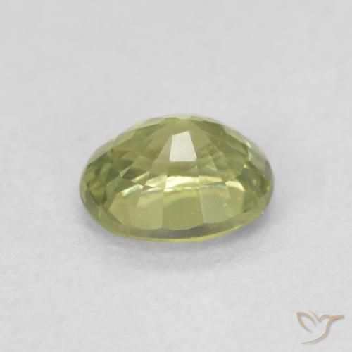 Saphir Olive verte naturelle ovale, 0.54 ct, VS