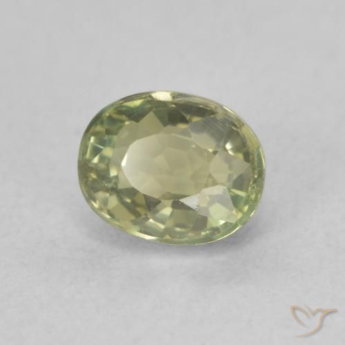 Saphir Vert jaunâtre naturelle ovale, 0.76 ct, VS