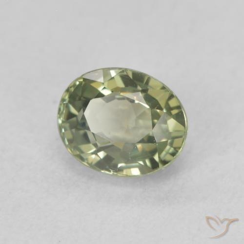 Saphir Vert forêt chaud naturelle ovale, 0.67 ct, VVS
