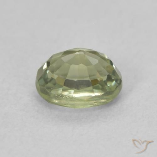 Saphir Vert forêt chaud naturelle ovale, 0.67 ct, VVS