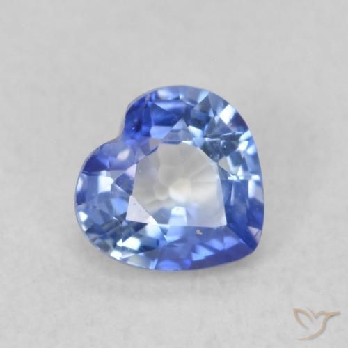 Saphir Bleu marine moyen naturelle Cœur, 0.43 ct, VS