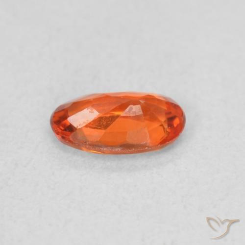 Saphir Orange feu naturelle ovale, 0.48 ct, VVS-VS