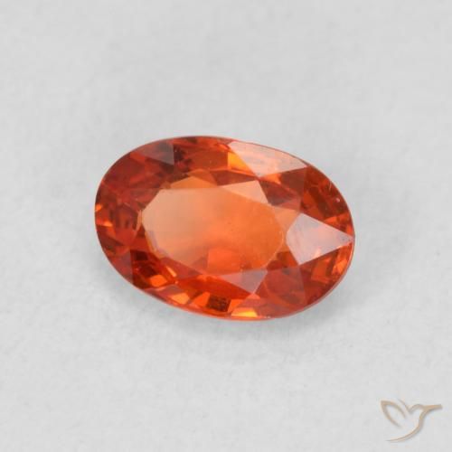 Saphir Orange feu naturelle ovale, 0.70 ct, VVS-VS
