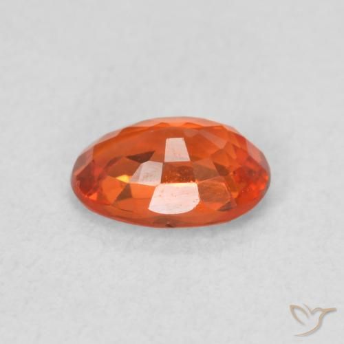Saphir Orange feu naturelle ovale, 0.70 ct, VVS-VS