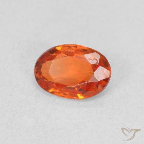 Saphir Orange chaud naturelle ovale, 0.57 ct, VS