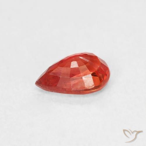Saphir Rouge moyen naturelle En forme de poire, 0.55 ct, VS