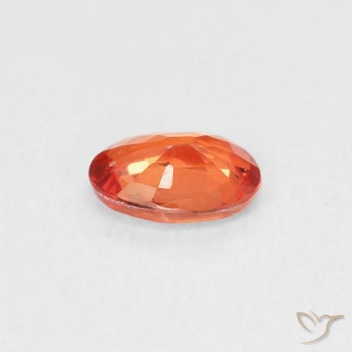 Saphir Orange rougeâtre naturelle ovale, 0.49 ct, VVS-VS