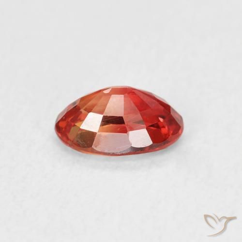 Saphir Rouge moyen naturelle ovale, 0.68 ct, VVS-VS