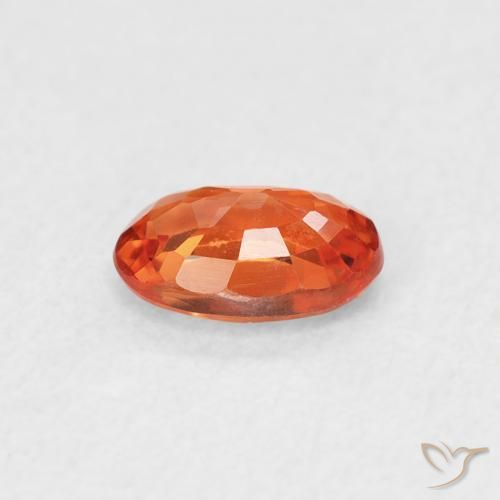Saphir Orange moyen naturelle ovale, 0.61 ct, VVS-VS