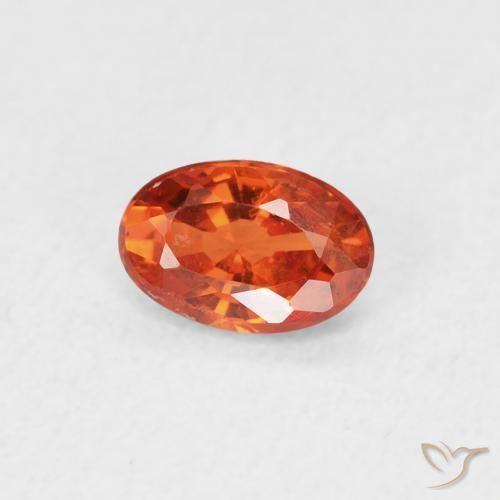 Saphir Orange feu naturelle ovale, 0.53 ct, VVS-VS