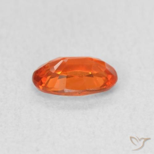 Saphir Orange moyen naturelle ovale, 0.51 ct, VS