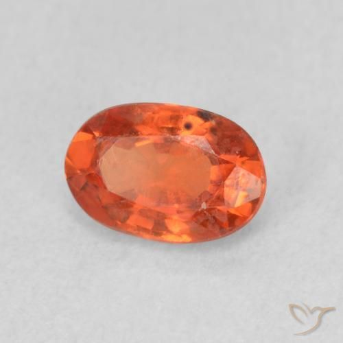 Saphir Orange moyen naturelle ovale, 0.68 ct, VS