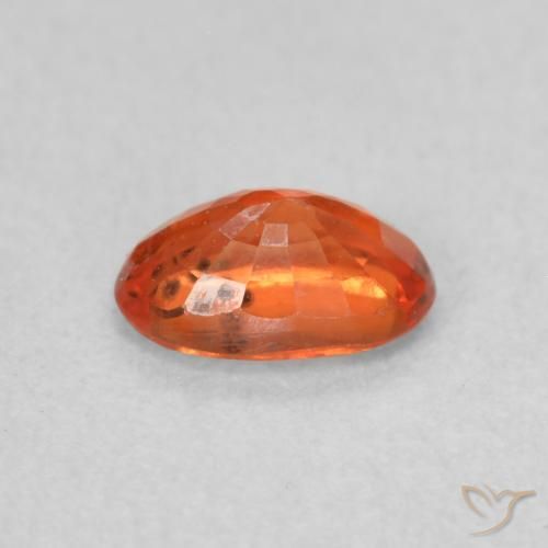 Saphir Orange moyen naturelle ovale, 0.68 ct, VS