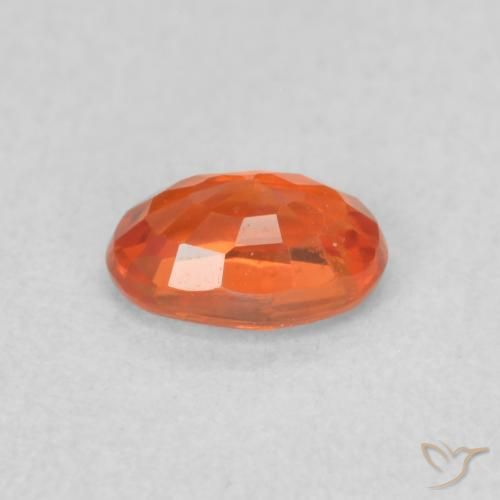 Saphir Orange feu naturelle ovale, 0.61 ct, VS