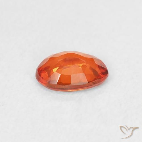 Saphir Orange rougeâtre naturelle ovale, 0.53 ct, VVS