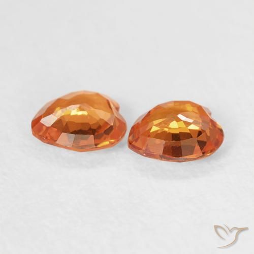 Shop natural 0.66ct Orange moyen Saphir gems, Cœur, from Mozambique at GemSelect. In stock, global shipping!