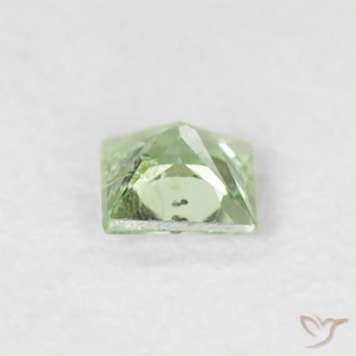 Saphir Vert très clair naturelle Carré, 0.16 ct, VS