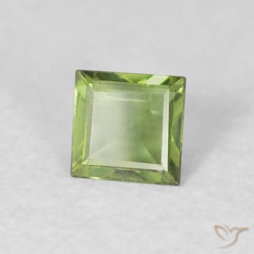Saphir Vert chaud naturelle Carré, 0.28 ct, VVS