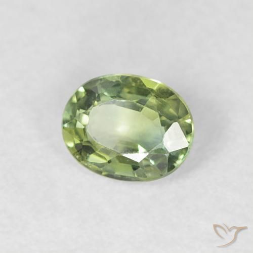 Saphir Vert chaud naturelle ovale, 0.30 ct, VVS