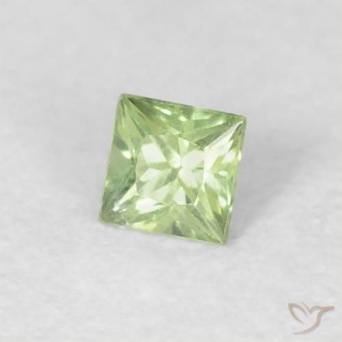 Saphir Vert très clair naturelle Carré, 0.21 ct, VVS-VS