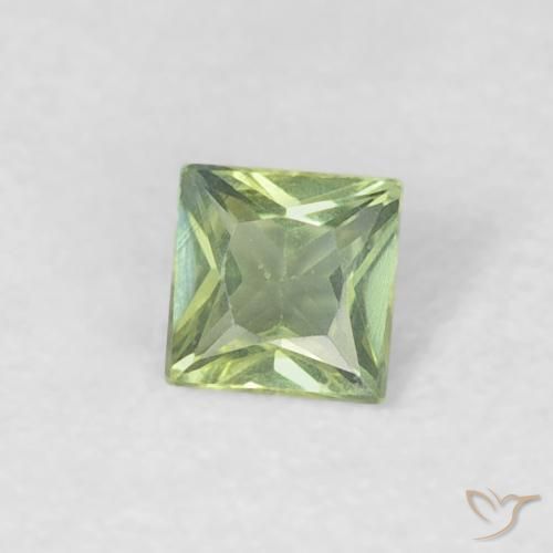 Saphir Vert chaud naturelle Carré, 0.18 ct, VVS-VS