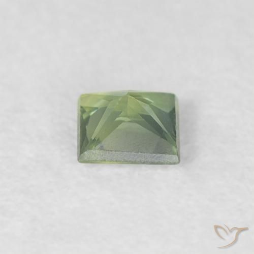 Saphir Vert chaud naturelle Carré, 0.18 ct, VVS-VS