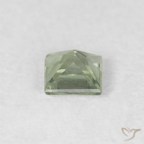 Saphir Vert clair naturelle Carré, 0.21 ct, VVS-VS