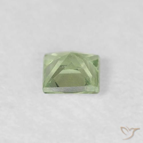 Saphir Vert très clair naturelle Carré, 0.19 ct, VVS-VS