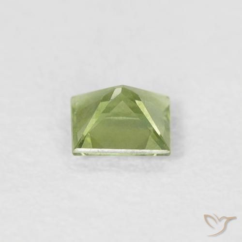 Saphir Vert moyen naturelle Carré, 0.31 ct, VVS-VS