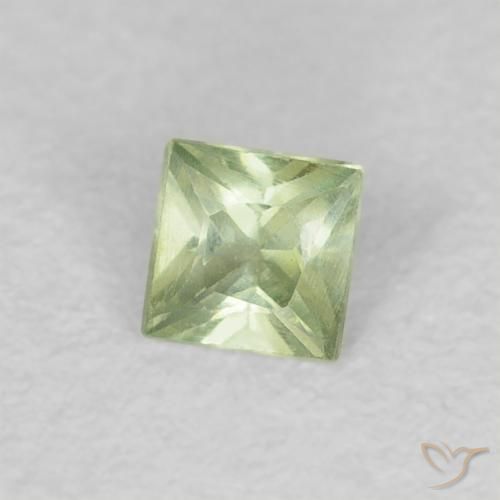 Saphir Vert poire pâle naturelle Carré, 0.19 ct, VVS-VS