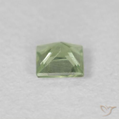 Saphir Vert poire pâle naturelle Carré, 0.19 ct, VVS-VS