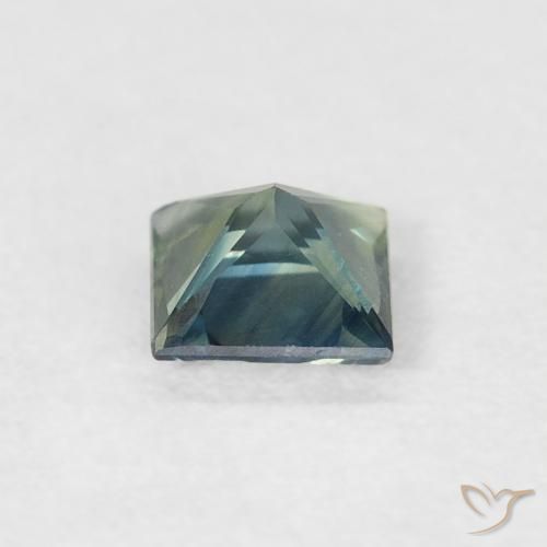 Saphir Bleu vert moyen naturelle Carré, 0.40 ct, VS