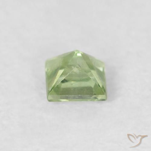 Saphir Vert jaune léger naturelle Carré, 0.18 ct, VS