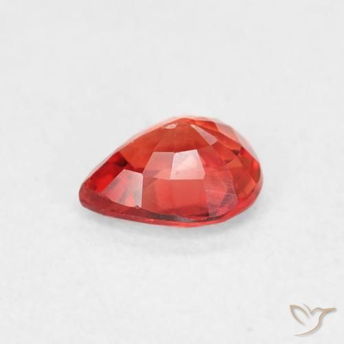 Saphir Rouge moyen naturelle En forme de poire, 0.43 ct, VVS-VS