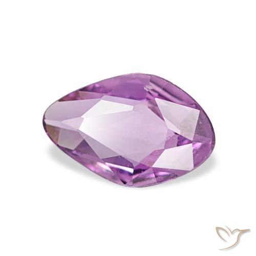 Saphir pourpre naturelle forme fantaisie, 0,52 ct, VVS-VS