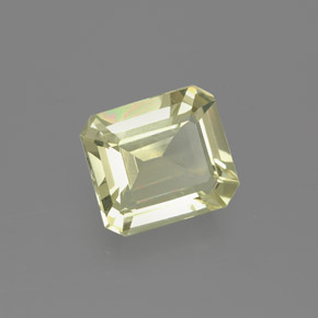 Scapolite Jaune naturelle Taille émeraude, 1.47 ct, VS