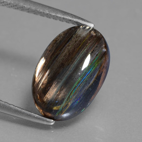 Scapolite multicolore naturelle coupe ovale, 3,89 ct, transparent