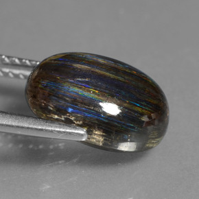 Scapolite multicolore naturelle coupe ovale, 4,07 ct, transparent