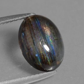 Scapolite multicolore naturelle coupe ovale, 3,85 ct, transparent