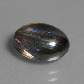 Scapolite multicolore naturelle coupe ovale, 3,85 ct, transparent