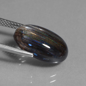 Scapolite multicolore naturelle coupe ovale, 6,32 ct, transparent