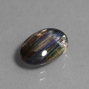 Scapolite multicolore naturelle coupe ovale, 2,59 ct, transparent