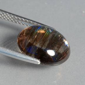 Scapolite multicolore naturelle coupe ovale, 4,21 ct, transparent