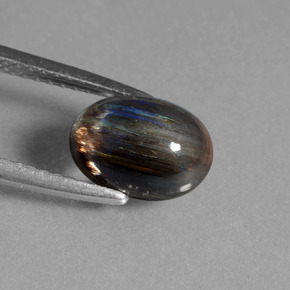 Scapolite multicolore naturelle coupe ovale, 2,17 ct, transparent