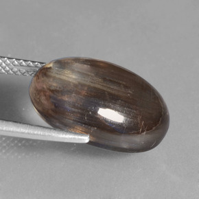 Scapolite multicolore naturelle coupe ovale, 9,38 ct, transparent