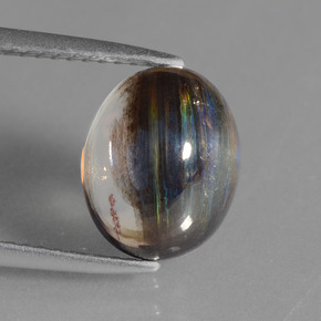 Scapolite multicolore naturelle coupe ovale, 4,52 ct, transparent