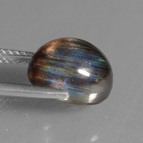 Scapolite multicolore naturelle coupe ovale, 4,52 ct, transparent
