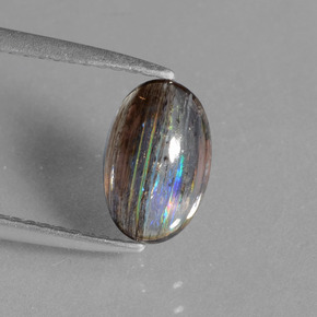 Scapolite multicolore naturelle coupe ovale, 1,45 ct, transparent