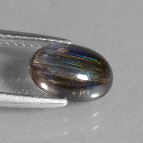 Scapolite multicolore naturelle coupe ovale, 2,00 ct, transparent